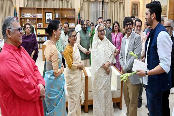 মুজিব বায়োপিকের শিল্পী-কলাকুশলীদের সম্মানে প্রধানমন্ত্রীর নৈশভোজ