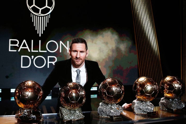 মেসির হাতে উঠছে এ বছরের ব্যালন ডি’অর!