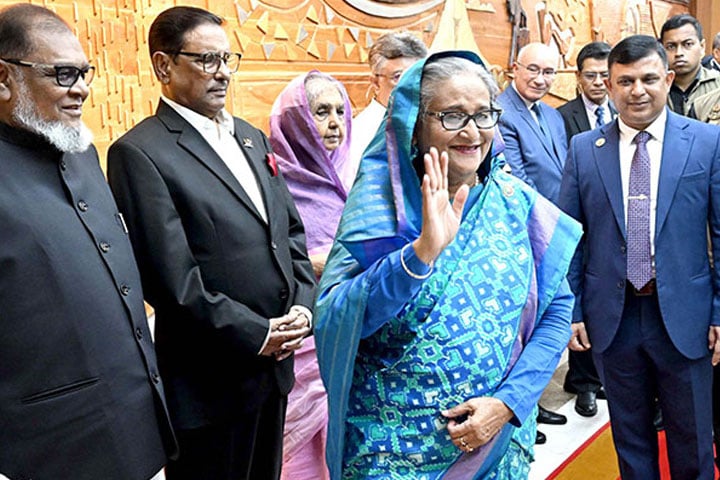 বেলজিয়ামের পথে প্রধানমন্ত্রী