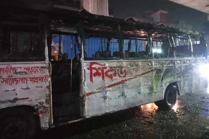 এবার মিরপুরে যাত্রীবাহী বাসে আগুন