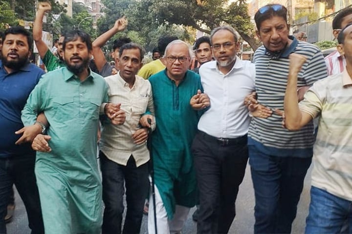 রিজভীর নেতৃত্বে রাজধানীতে বিক্ষোভ