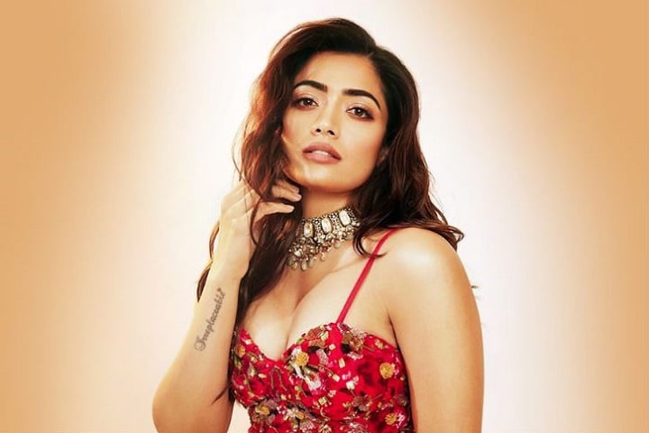 লিফটে রাশমিকার ৬ সেকেন্ডের ভিডিও ভাইরাল!