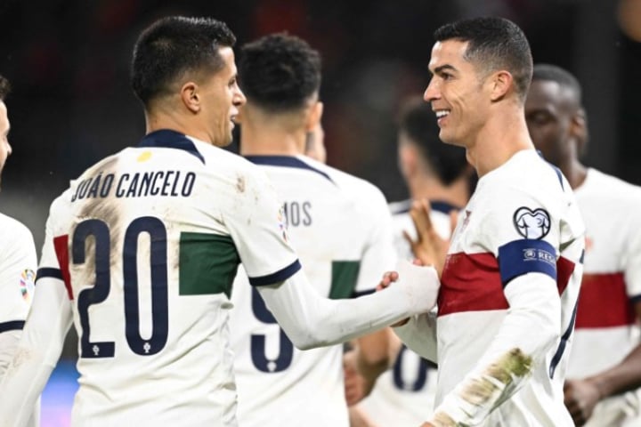 আর্জেন্টিনা-ব্রাজিলের হারের দিনে রোনালদোর জয়োৎসব