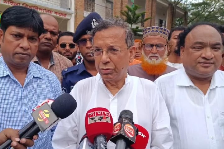 দেশের শান্তিরক্ষার দায়িত্বে সরকার সচেতন থাকবে : আইনমন্ত্রী