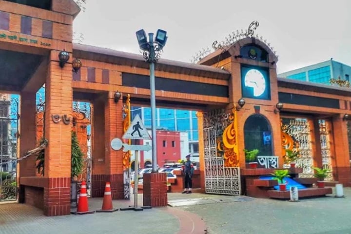 ঢাকার ৩৩ থানায় আসছে নতুন ওসি