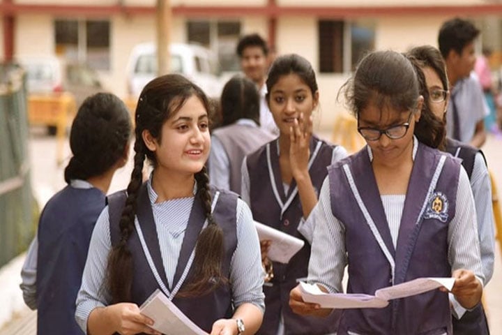 স্কুলে আর থাকছে না বার্ষিক পরীক্ষা