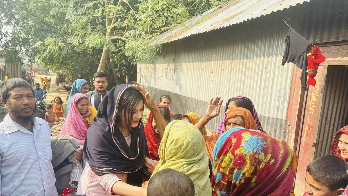 নির্বাচনী আচরণবিধি লঙ্ঘন: নায়িকা মাহিকে তলব