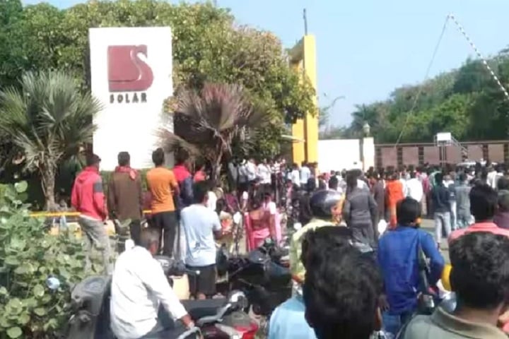 অস্ত্র তৈরির কারখানায় বিস্ফোরণ, নিহত ৯