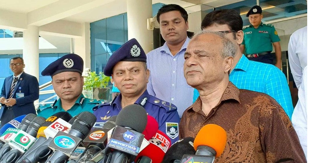 ঢাবি ও জাবিতে দুজনকে পিটিয়ে হত্যা, যা বললেন স্বরাষ্ট্র উপদেষ্টা