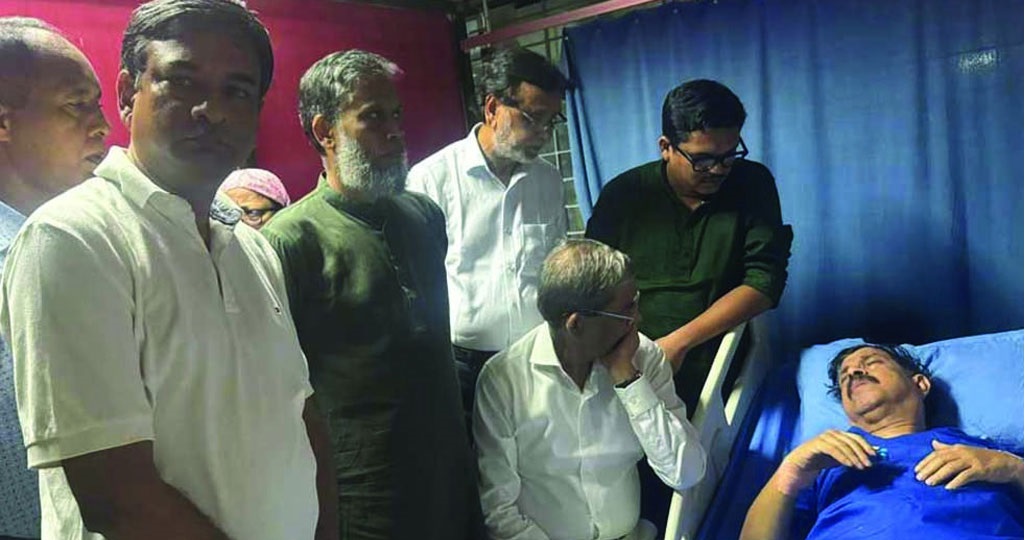 মান্নাকে দেখতে হাসপাতালে মির্জা ফখরুল