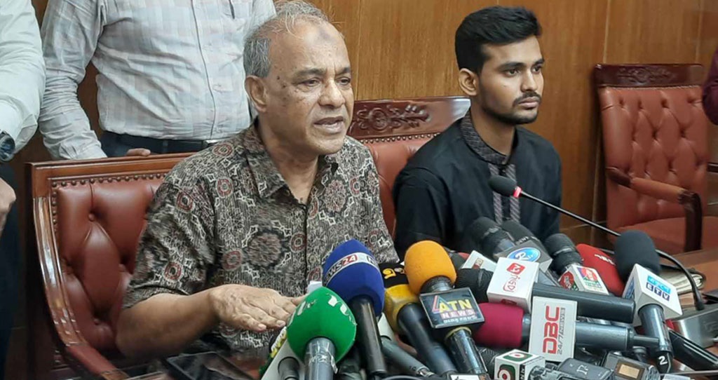 এবারের দুর্গাপূজা সবেচেয়ে নির্বিঘ্নে হবে: স্বরাষ্ট্র উপদেষ্টা
