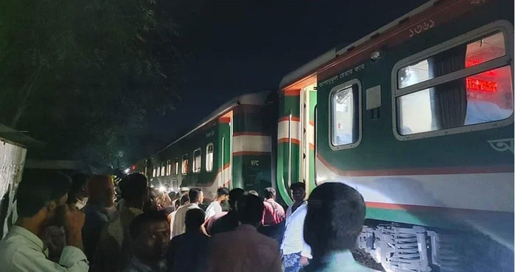 বগি লাইনচ্যুত, ঢাকা-ময়মনসিংহ ট্রেন চলাচল বন্ধ