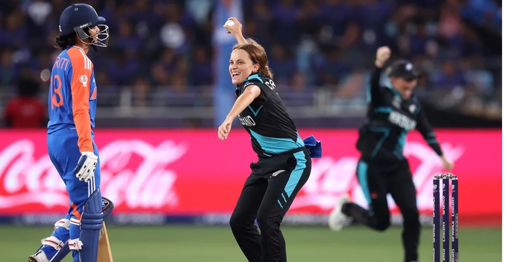 ভারতকে কাঁদিয়ে বিশ্বকাপে উড়ন্ত শুরু নিউজিল্যান্ডের