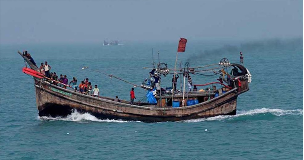 এবার ৬ বাংলাদেশি মাঝিকে ট্রলারসহ অপহরণ করল আরাকান আর্মি