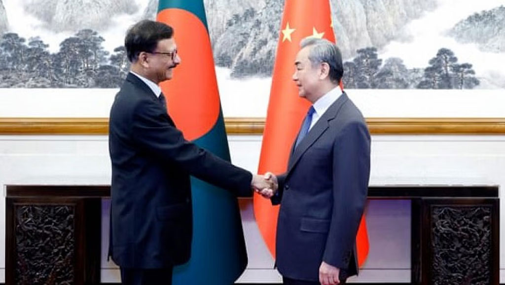 আমরা সবসময় বাংলাদেশকে অগ্রাধিকার দেই: চীনা পররাষ্ট্রমন্ত্রী