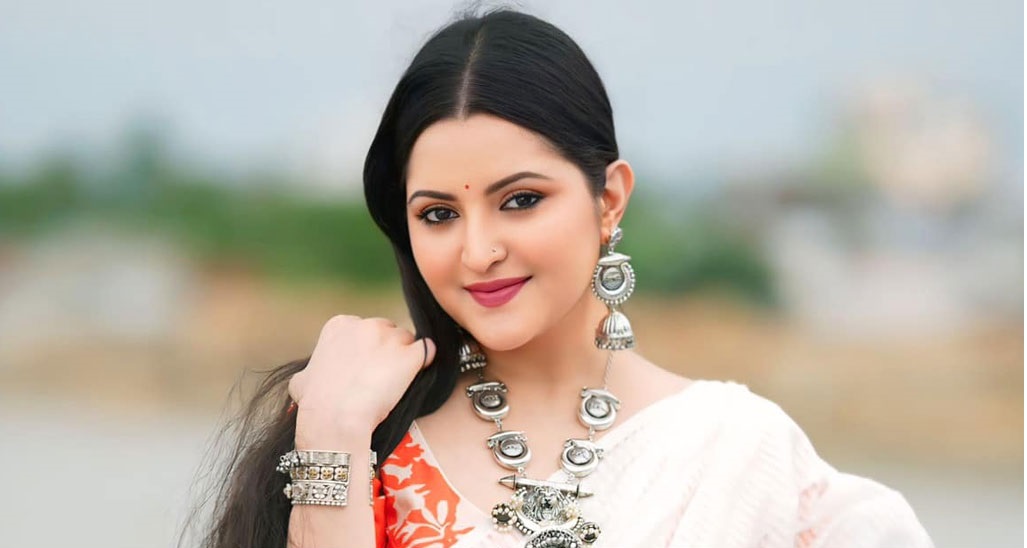 সোমবার আদালতে আত্মসমর্পণ করবেন পরীমণি