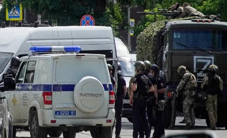 দুই কারারক্ষীকে জিম্মি, ৬ জঙ্গিকে গুলি করে হত্যা করল রুশ বাহিনী