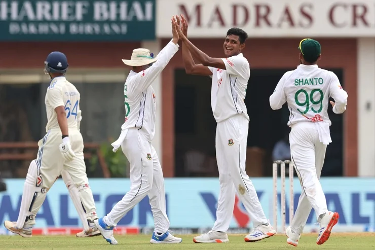 ৫ বলের ব্যবধানে ২ উইকেট, আরও বিপদে ভারত