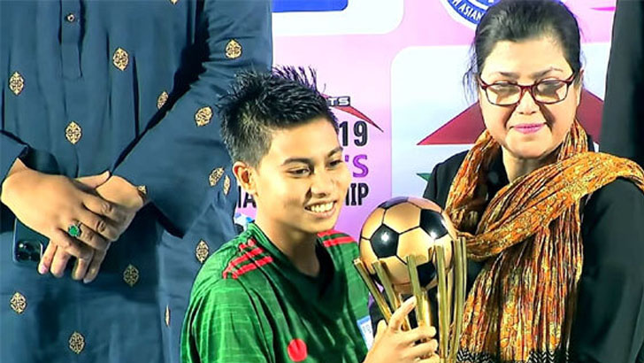 বন্যার্তদের পাশে ভারতের বিপক্ষে ৫ গোল করা নারী ফুটবলার