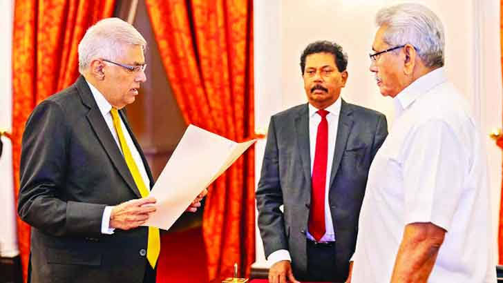 উত্তাল শ্রীলংকা, পদত্যাগে ‘সম্মত হলেন’ প্রধানমন্ত্রী রানিল বিক্রমাসিংহে