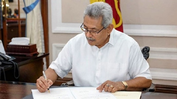 অবশেষে পদত্যাগপত্রে সই করলেন গোতাবায়া