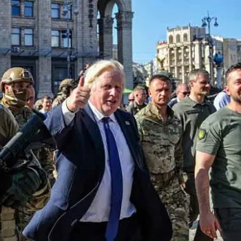 হঠাৎ করে কিয়েভে ব্রিটিশ প্রধানমন্ত্রী