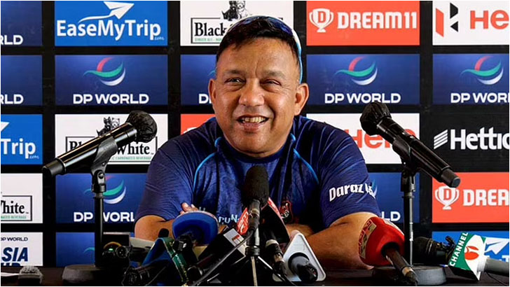 আমি তো শ্রীলংকা দলে বোলারই দেখি না: সুজন