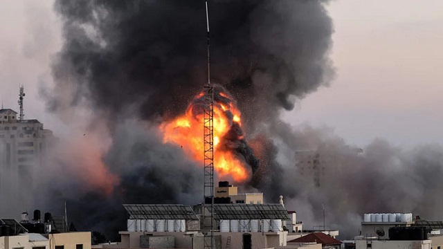 রাশিয়ার যুদ্ধবিমান বিধ্বস্ত হয়ে নিহত ১৩, বেঁচে গেলেন পাইলট