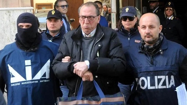 গ্রেফতার হলেন ৩০ বছর পালিয়ে থাকা মাফিয়া ডন