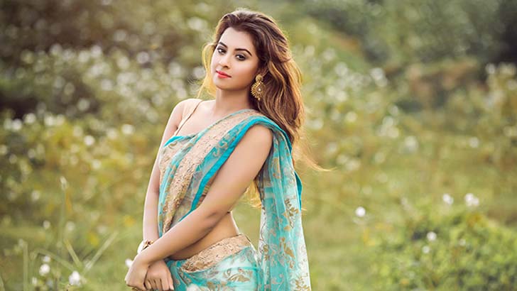 সবার ভালবাসা আর দোয়ায় থাকতে চান, জন্মদিনে এটাই প্রত্যাশা বুবলীর