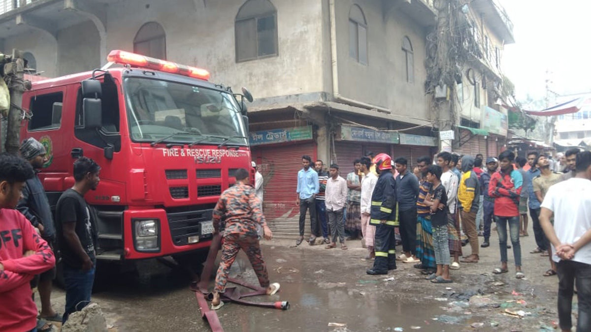 টঙ্গীতে ৭ তলা ভবনে আগুন, দগ্ধ ৬