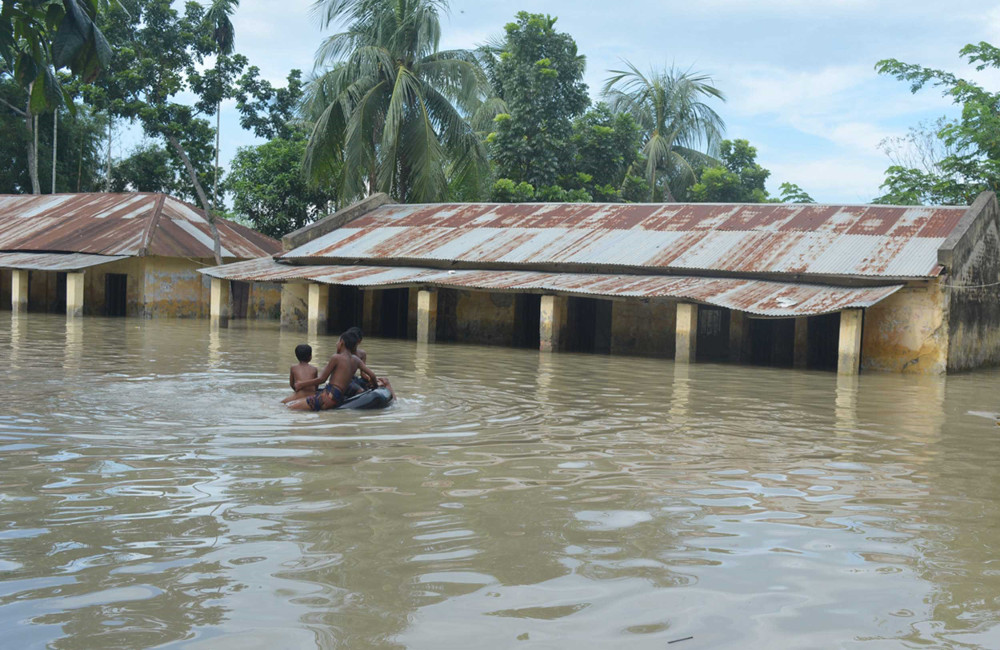দেশে বন্যায় মৃতের সংখ্যা বেড়ে ৭০ : স্বাস্থ্য অধিদফতর