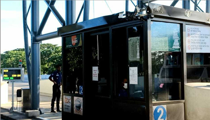 পদ্মা সেতুর মাওয়া টোলপ্লাজায় বাসের ধাক্কা, টোল আদায় বন্ধ