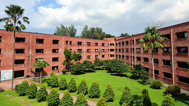 জাবির ৩ ভবন ভেঙে ফেলার নির্দেশ