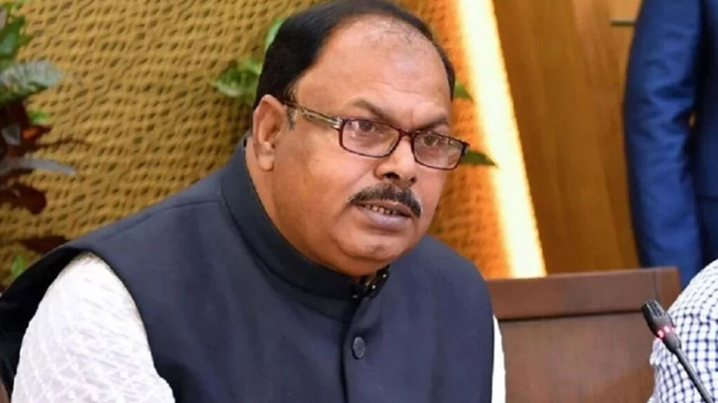 যুবদল নেতা হত্যা মামলায় ৩ দিনের রিমান্ডে সাবেক গণশিক্ষা প্রতিমন্ত্রী জাকির