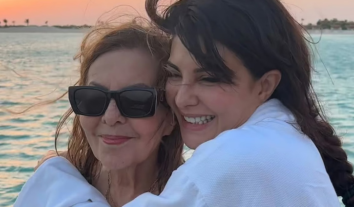 আইসিইউতে মা, শুটিং ফেলে হাসপাতালে জ্যাকলিন