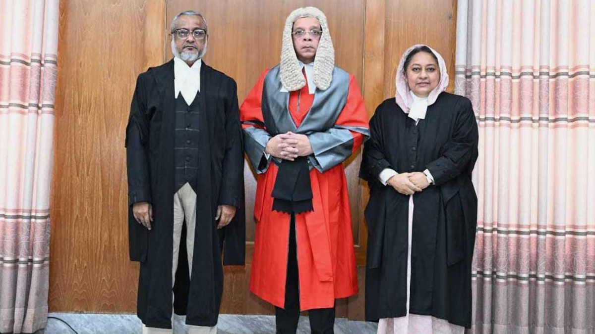 শপথ নিলেন আপিল বিভাগে নিয়োগ পাওয়া ২ বিচারপতি