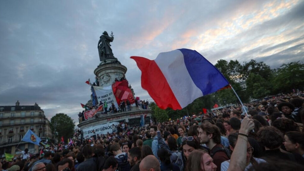 ফ্রান্সের পার্লামেন্টে জয় বামপন্থীদের