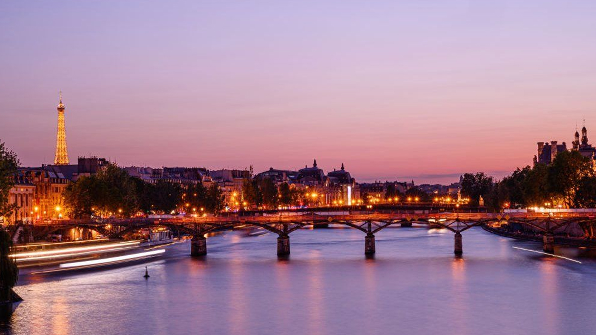 প্যারিসের সিন নদীতে অলিম্পিকের উদ্বোধনী অনুষ্ঠান