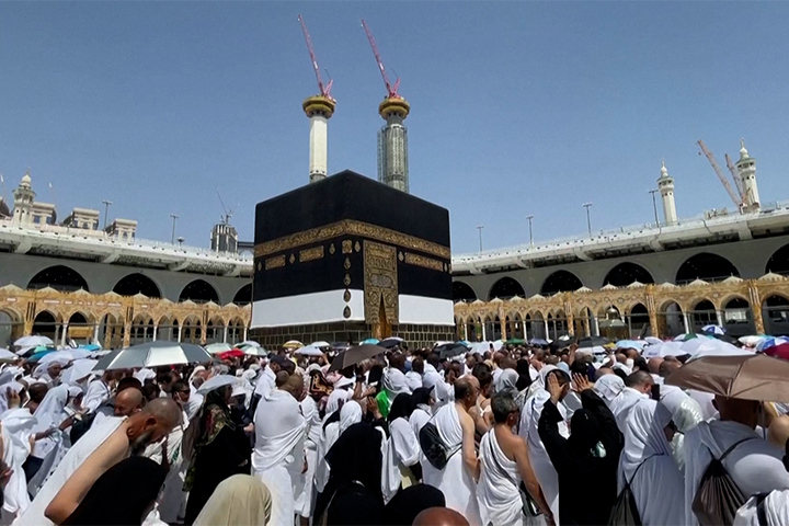 ১০ লাখ মুসলমান নিয়ে হজের আনুষ্ঠানিকতা শুরু