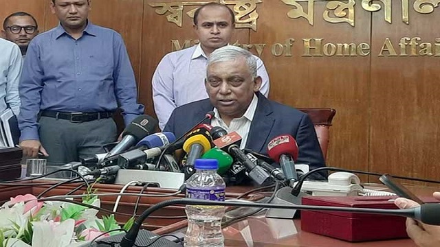 সারাদেশে ৪৩৯৯ পশুর হাট বসবে : স্বরাষ্ট্রমন্ত্রী