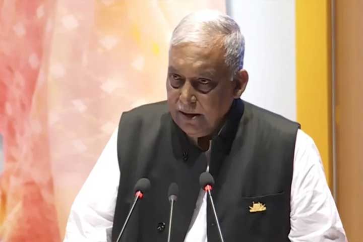 হতদরিদ্রের চিহ্নও দেখি না : স্বরাষ্ট্রমন্ত্রী