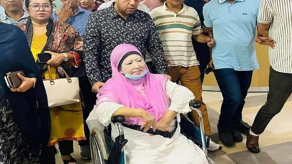 মাঝরাতে হঠাৎ অসুস্থ হয়ে হাসপাতালে ভর্তি খালেদা জিয়া