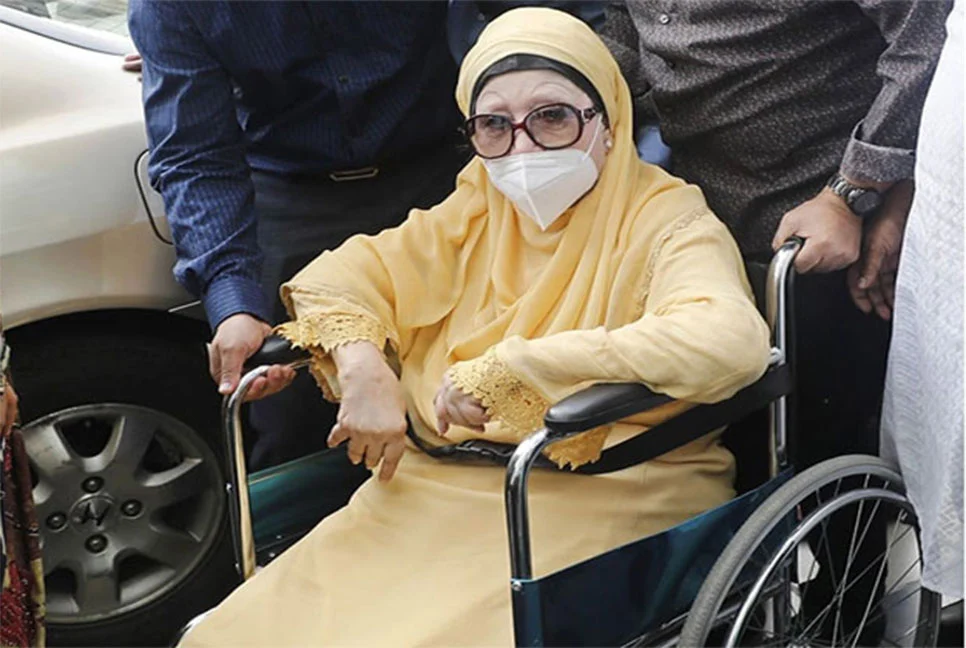 ভোরে খালেদা জিয়াকে লন্ডনে নেওয়া হবে 