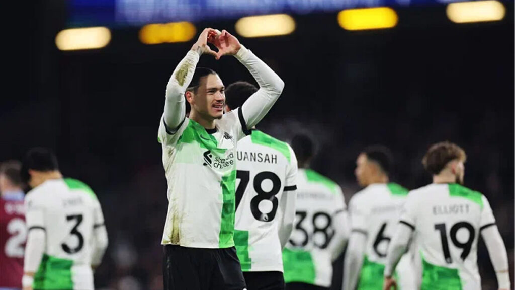 ১২ ম্যাচ পর নুনিয়েজের গোল, শীর্ষে লিভারপুল