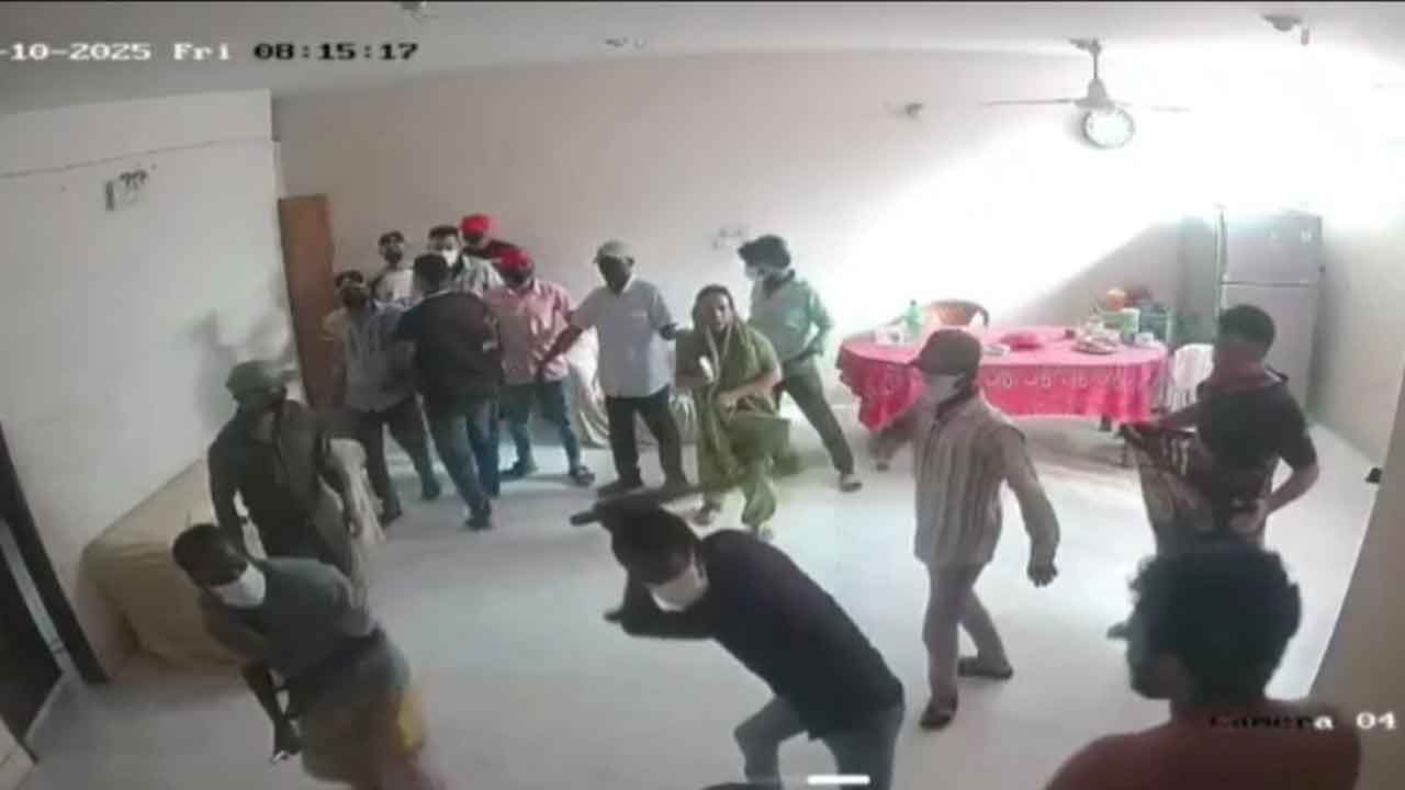 মোহাম্মদপুরে পুলিশ পরিচয়ে বাসায় ঢুকে হামলা-লুটপাট, থানায় মামলা