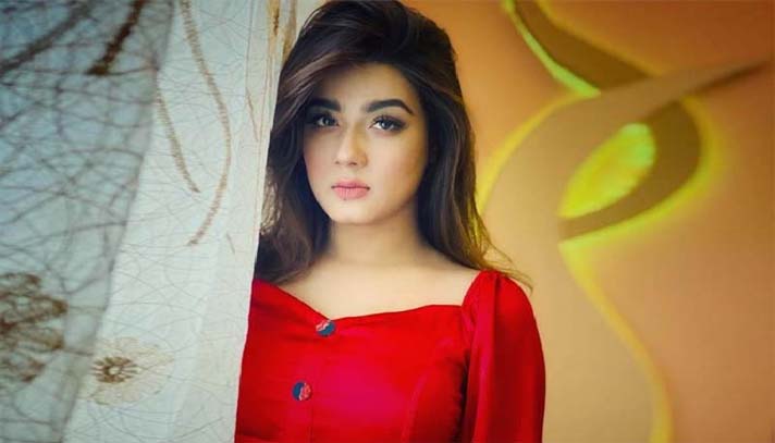 ফেসবুকে মাহির পোস্ট ঘিরে রহস্য