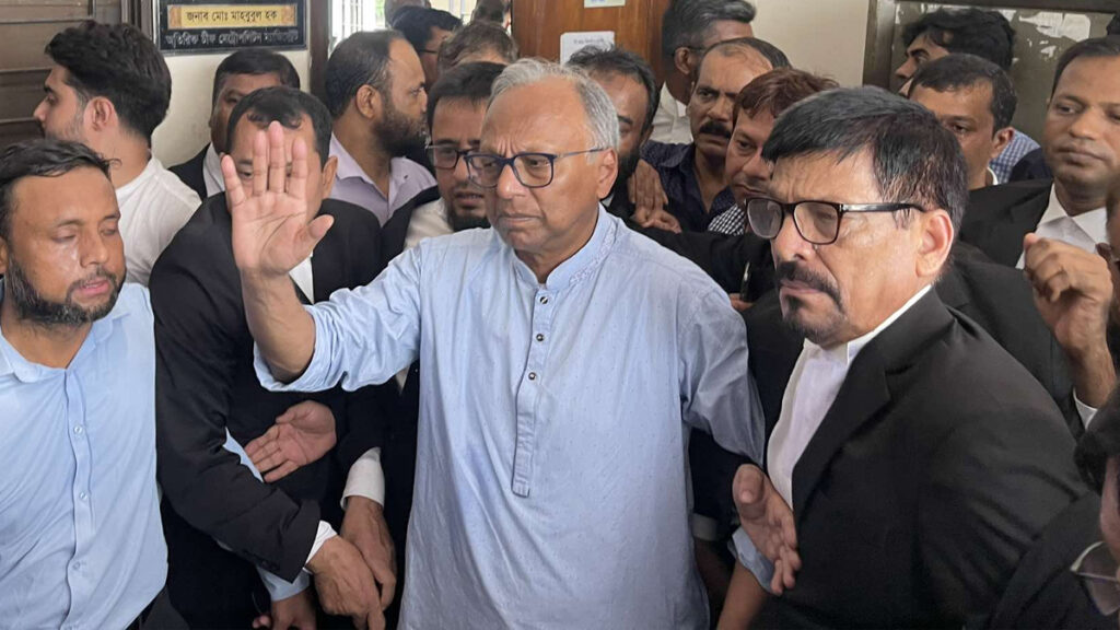 জামিন পেয়েছেন সম্পাদক মাহমুদুর রহমান