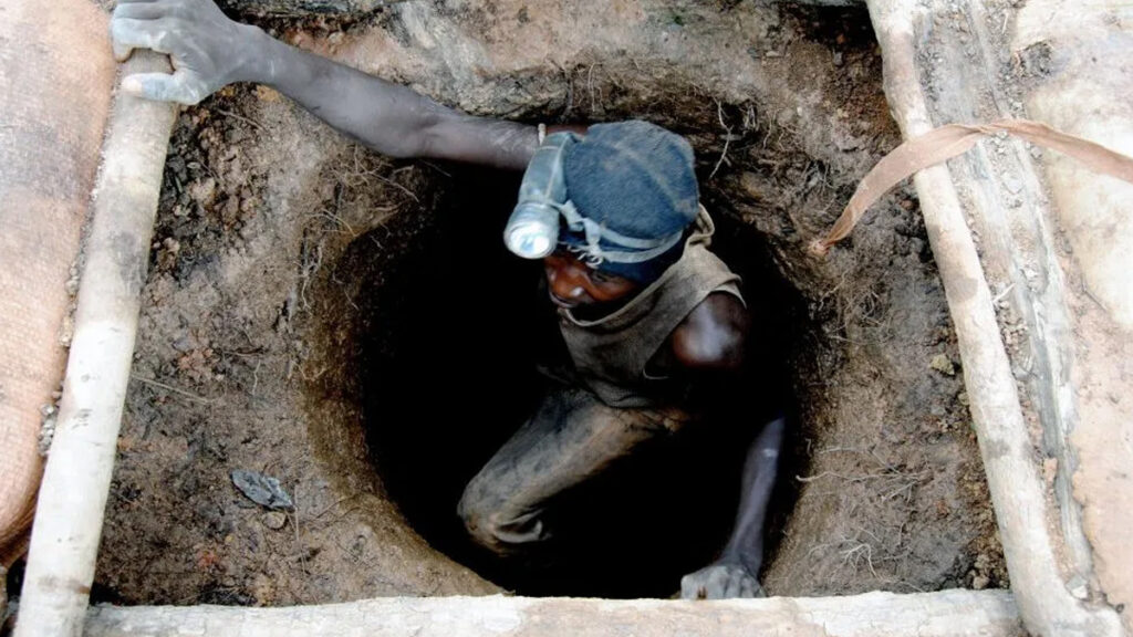 মালিতে স্বর্ণখনির সুড়ঙ্গধস, নিহত ৭৩