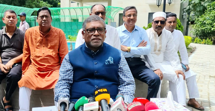 দেশের তৈরি ডেঙ্গুর টিকার সফল পরীক্ষা আশা জাগায়: স্বাস্থ্যমন্ত্রী